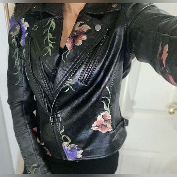 🌺GREAT CONDITION Colleen Lopez |Faux Leather Jacket | Size: XS | Black/Floral - Picture 10 of 14